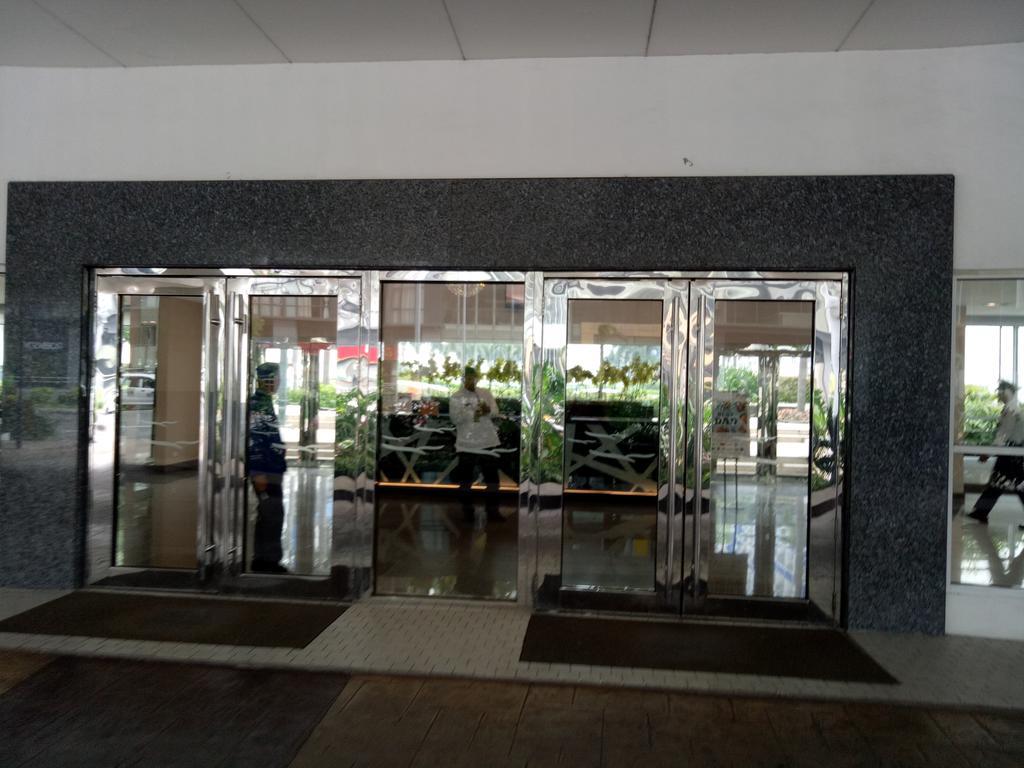 Chin'S Place Sea Residences Moa Manila Eksteriør bilde